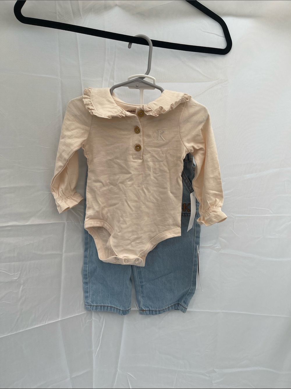 Calvin Klein Cream Ruffle-Collar Long-Sleeve Bodysuit